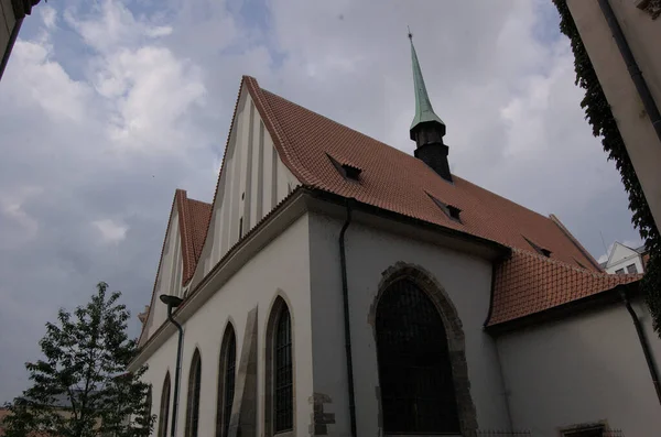 Şehir merkezinde tarihi koztel.