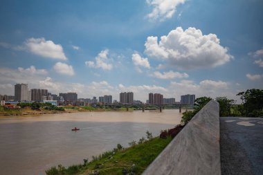Doğunun en kalabalık eyaletinin başkentinin manzarası.