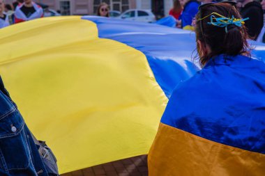 Ukrayna bayrağı. Barışçıl protesto. Savaş yok. Ukrayna 'ya Destek
