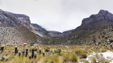 Dağların güzel manzarası. doğal arkaplan