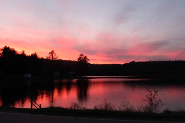 Güzel Pembe Günbatımı Vermont Alacakaranlık Kristal Göl Alacakaranlığı