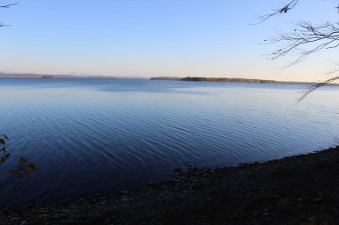 Güzel Champlain Gölü Günbatımı Fotoğrafı Alacakaranlıkta
