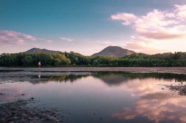 Lian, Batangas sahillerinde güzel bir deniz manzarası.