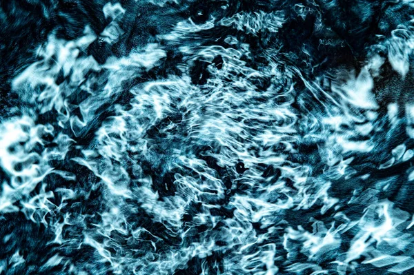 Okyanustaki fırtına.