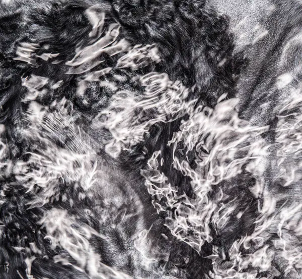 siyah ve beyaz duman.