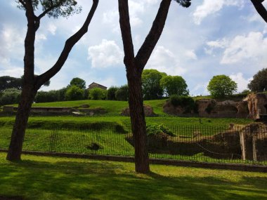 Yazın antik dünya mirası alanının kalıntıları.