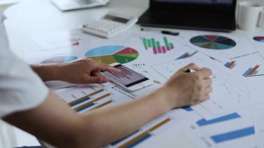 Tüccar analizi finansal yatırım veri tablosu