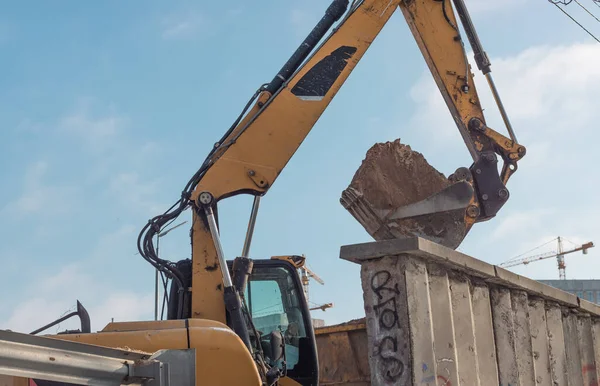 Endüstriyel makineler, inşaat ekipmanları