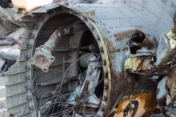 Rusya ve Ukrayna arasındaki savaş. Savaşın sonuçları, Rus ordusunun harap edilmiş askeri teçhizatı. Askeri teçhizat kalıntıları. Yakın plan.