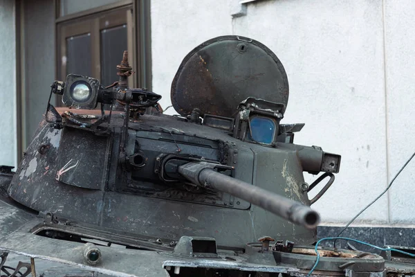 Rusya ve Ukrayna arasındaki savaş. Savaşın sonuçları, Rus ordusunun harap edilmiş askeri teçhizatı. Askeri teçhizat kalıntıları. Yakın plan.