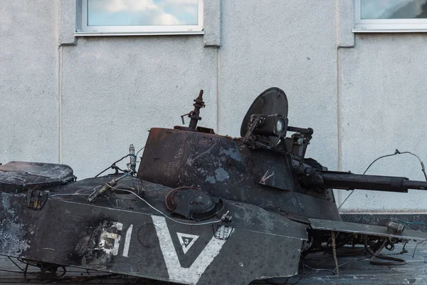 Rusya ve Ukrayna arasındaki savaş. Savaşın sonuçları, Rus ordusunun harap edilmiş askeri teçhizatı. Askeri teçhizat kalıntıları. Yakın plan.