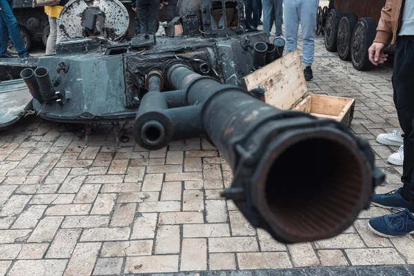 Kyiv Ucrânia Maio 2022 Tanques Destruídos Queimados Outros Equipamentos Militares — Fotografia de Stock
