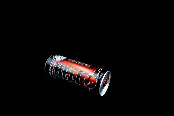 Украина Киев Июня 2022 Hell Energy Drink Can Черном Фоне — стоковое фото