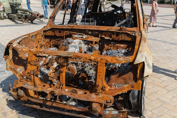 View Burnt Civilian Car Rusty Car Doors Stop War Rusty — Foto de Stock