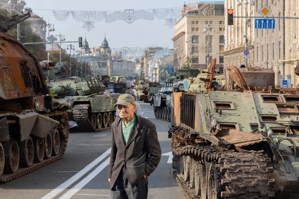 Destroyed Russian Military Equipment Center Kyiv Khreschatyk Parade Destroyed Russian — Stock Photo, Image