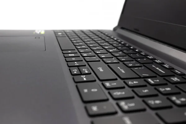 Siyah dizüstü bilgisayar klavyesi. Dizüstü bilgisayardaki düğmeler.