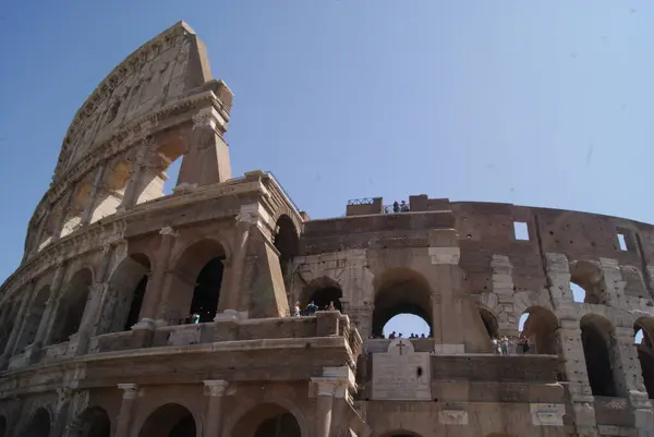 Roma Kolezyum manzaralı şehir