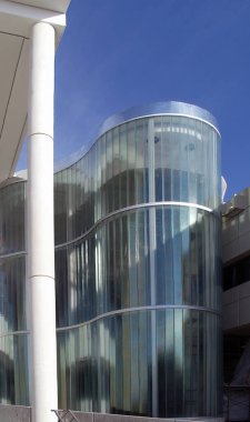 Camla modern mimari tasarım, Missouri Devlet Üniversitesi Kampüsü 'ndeki Meyer Kütüphanesi' nin bir simgesidir..