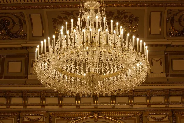 Eski bir sarayın içerisi (Mariinskyi Sarayı))