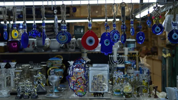 Israel Tel Aviv 2022 Homem Que Vende Lembranças Israelenses Mercado — Fotografia de Stock
