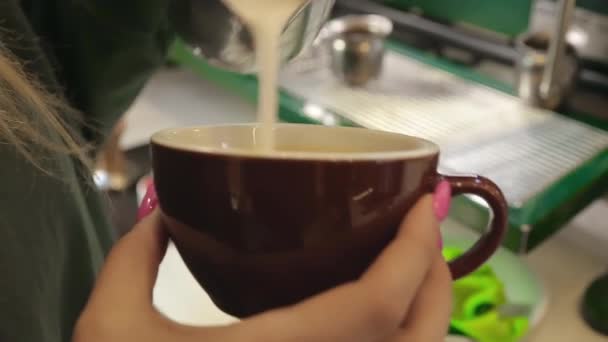 Barista Girl Makes Drawing Cappuccino Preparing Cappuccino Cafe — Vídeo de Stock