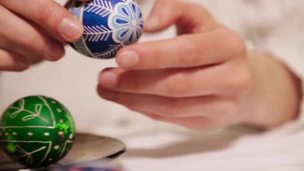 Close Hands Painting Easter Eggs Paint Brush Painted Easter Eggs — Vídeo de Stock