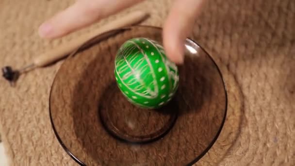 Happy Easter Holiday Close Hands Paint Decorate Eggs Traditional Spring — Vídeo de Stock