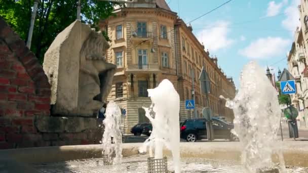 Juni 2022 Lemberg Ukraine Brunnen Auf Der Straße Der Stadt — Stockvideo