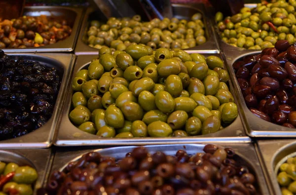Appetizing Olives Assortment Green Black Olives Market Tel Aviv Large — Fotografia de Stock