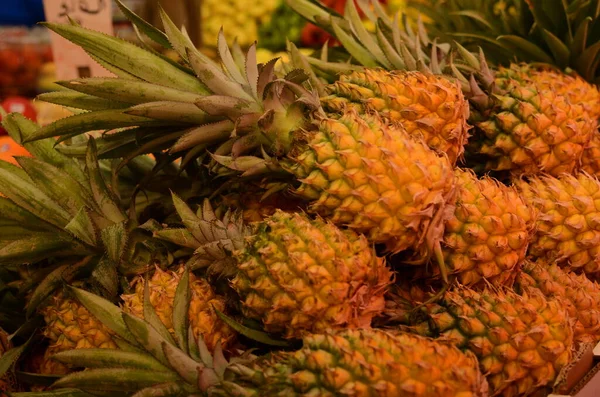 Little Pineapple Market Stall Lots Pineapples — Fotografia de Stock