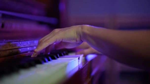 Woman Professional Pianist Hands Playing Wooden Old Grand Piano Close — Vídeos de Stock