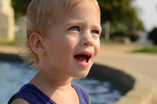 Sweet Little Girl Two Years Old Girl Smiles Looks Camera — Stockfoto