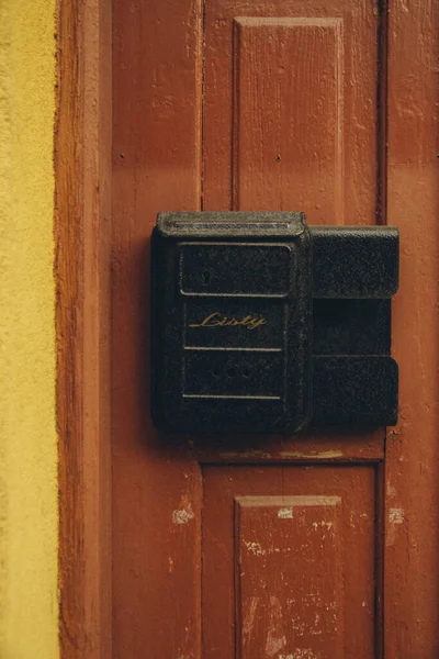 Polish Mailbox Brown Front Door Vertical – stockfoto