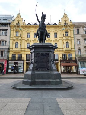 A statue of a famous person.