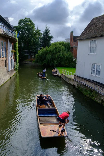 Cambridge United Kingdom August 2021 Tourist Punting River Cam Viewed — стоковое фото