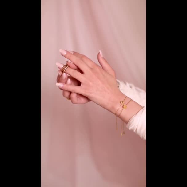 Beautiful Young Woman Demonstrates Golden Rings Earrings Necklaces Jewelry She — Stock Video