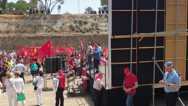 塞浦路斯尼科西亚 2022年5月1日 塞浦路斯莱德拉宫附近莱德拉宫缓冲区的两族5月1日工会庆祝活动 — 图库视频影像