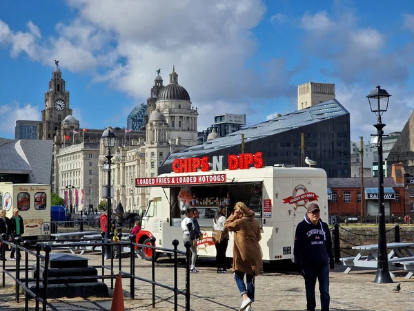 Liverpool United Kingdom May 2022 Beautiful Classic Van Selling Hotdogs — Foto de Stock