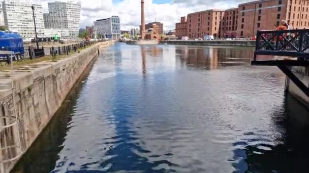 Modern Classic Architecture Liverpool Docks Port Liverpool Albert Dock Viewed — Stockvideo