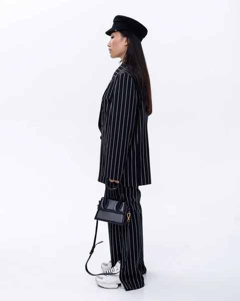 Beautiful Asian Brunette Girl Stylish Hat Black Fashion Suit Posing — Stock fotografie