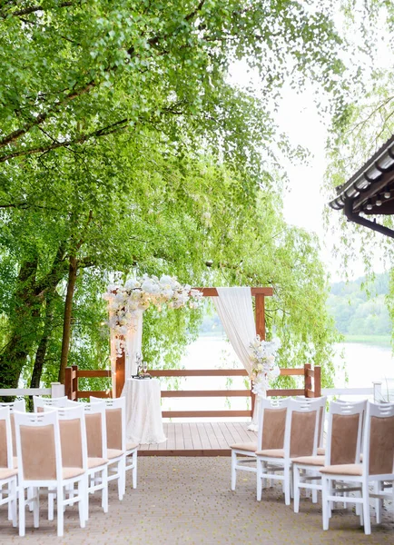 Gyönyörű Nyári Esküvői Szertartások Erdőben Háttérben — Stock Fotó