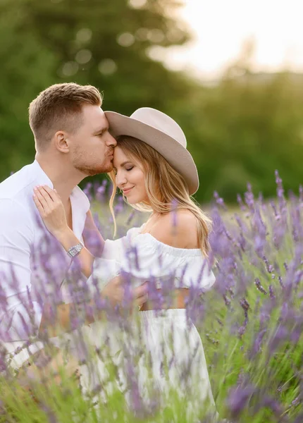 Portrait Beautiful Young Couple Light Summer Clothes Hugging Lavender Field — 图库照片