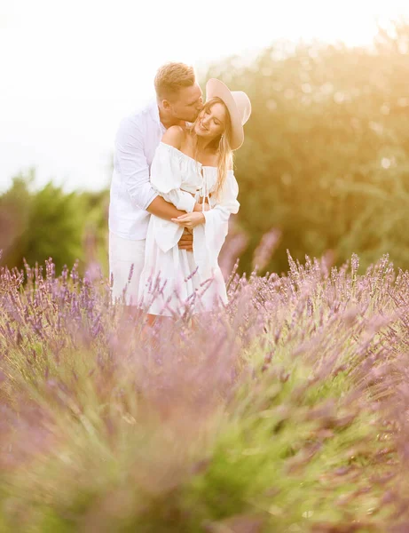 Portrait Beautiful Young Couple Light Summer Clothes Hugging Lavender Field — 图库照片