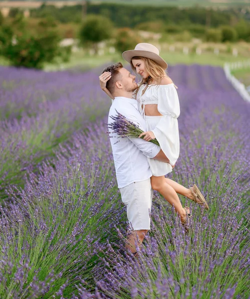 Portrait Beautiful Young Couple Light Summer Clothes Hugging Lavender Field — 图库照片