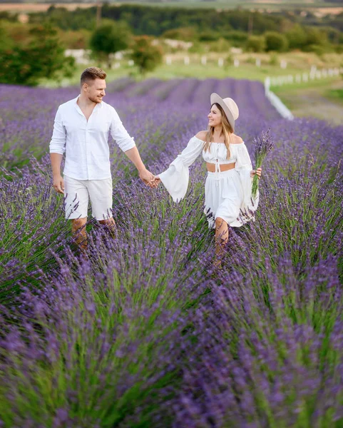 Portrait Beautiful Young Couple Light Summer Clothes Hugging Lavender Field — Stockfoto