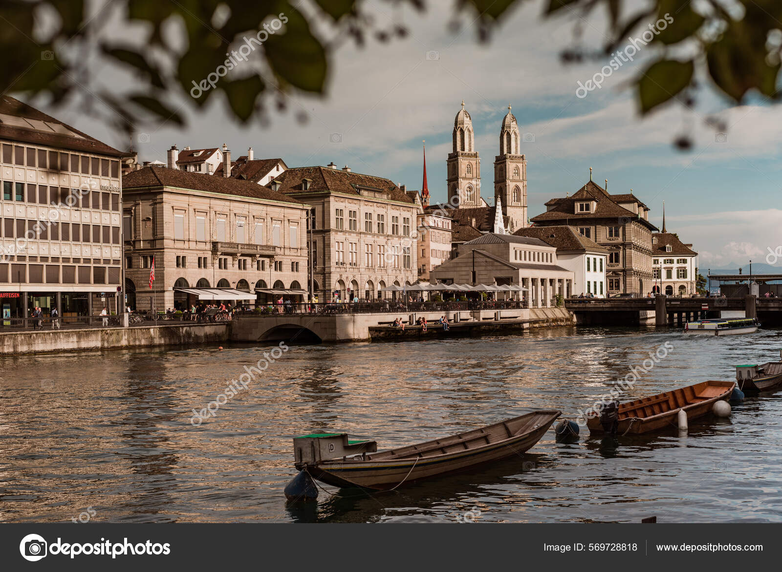Zurich Suiza Julio 2018 Vista Del Centro Histórico Zurich Con — Foto editorial de stock © dina566 #569728818 Zurich Suiza Julio 2018 Vista Del Centro Histórico Zurich Con — Foto editorial de stock © dina566 #569728818