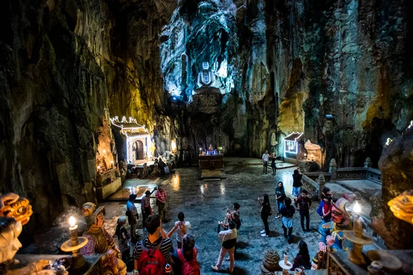 Cueva Montañas Mármol Pagoda Budista Cueva Huyen Khong Montaña Mármol Imagen De Stock