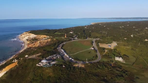 Filmagem Aérea Farol Gayhead Aquinnah Martha Vineyard — Vídeo de Stock