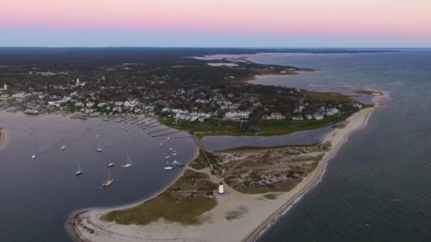 Aerial Shot Edgartown Lighthouse Martha Vineyard Massachusetts — стоковое видео