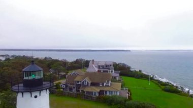 Oak Bluffs, Martha 's Vineyard, ABD' deki East Chop Deniz fenerinin hava görüntüleri